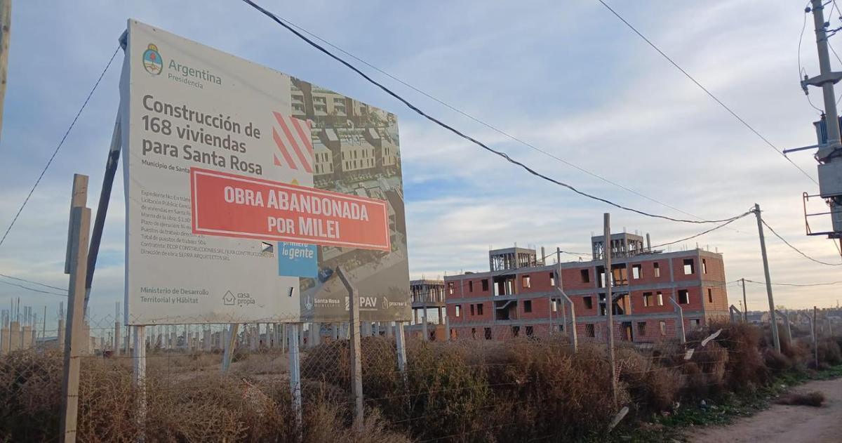 La obra puacuteblica cayoacute a miacutenimos histoacutericos en julio mientras crece fuerte el pago de intereses