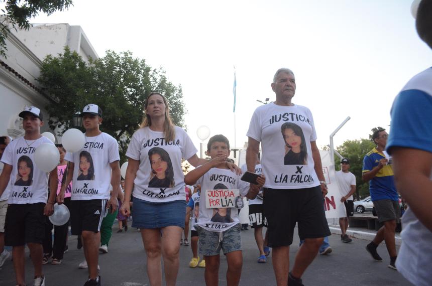 Familia de Liacutea Falcoacuten exige fecha urgente para el juicio- Estamos rotos pero seguimos de pie