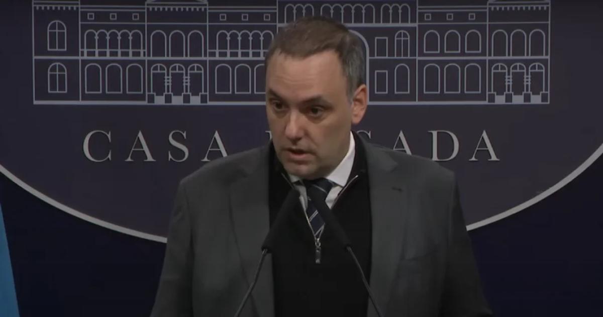Manuel Adorni publicoacute un video alterado con inteligencia artificial de una entrevista a Axel Kicillof