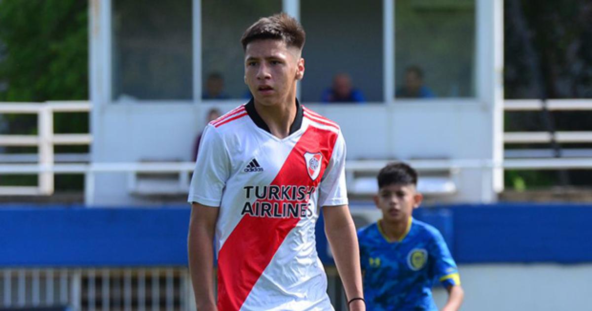Valentiacuten Sayago citado a la Seleccioacuten Sub-15