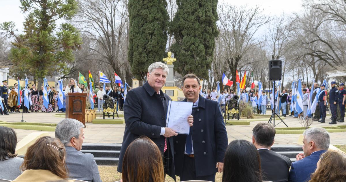 Aniversario de General Acha- Ziliotto anuncioacute la construccioacuten de 40 viviendas
