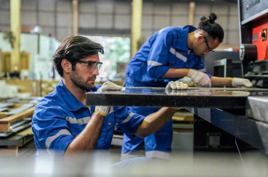 Crecioacute el empleo privado mejoraron los salarios y cayoacute la conflictividad durante junio