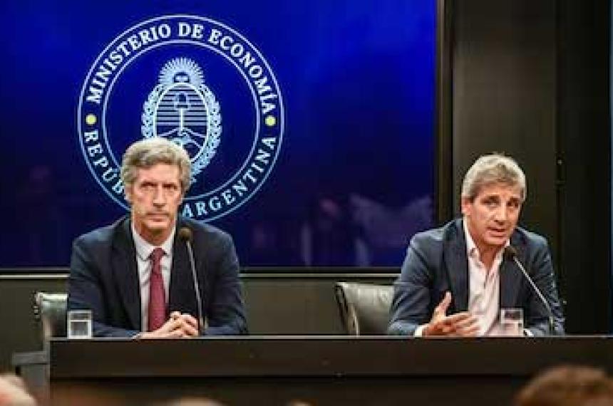 El Gobierno renovoacute el 61-en-porciento- de deuda en pesos y convalidoacute otra suba de tasas