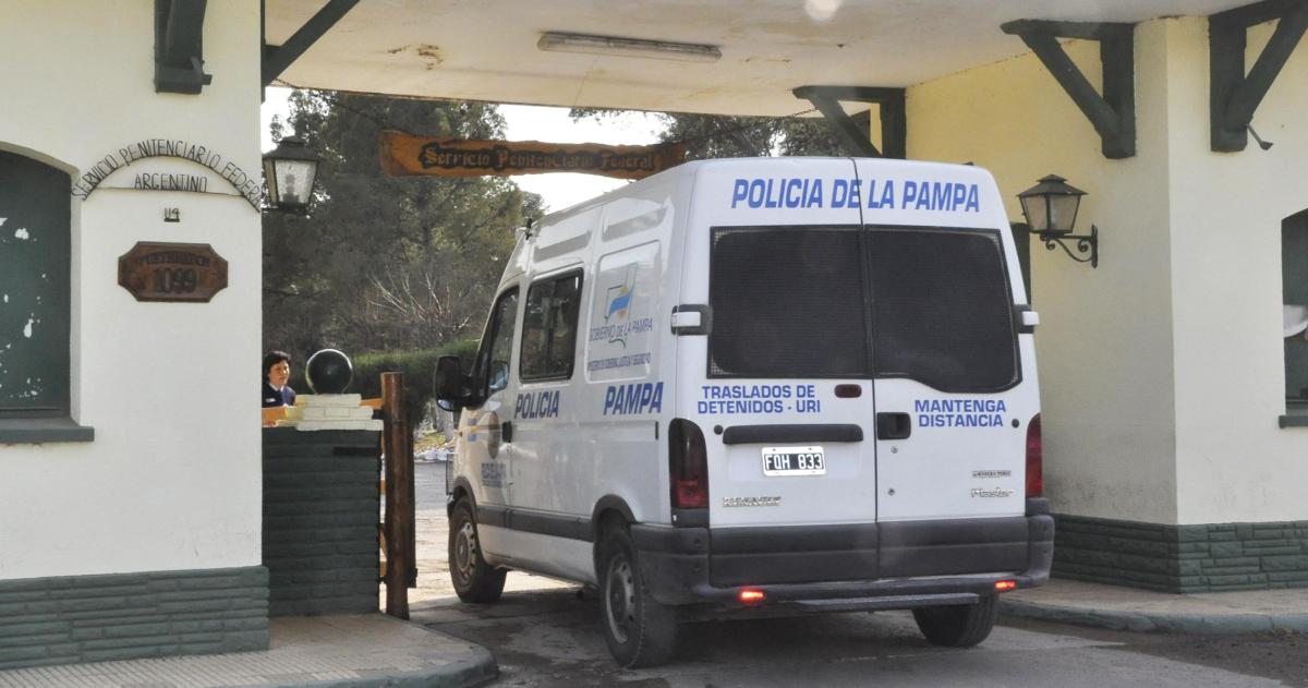Detienen a un joven con salidas transitorias por intento de venta de elementos robados