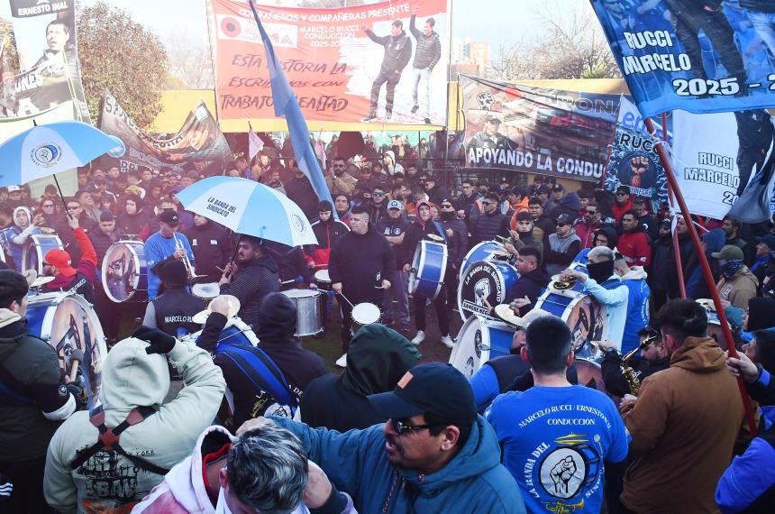 Masiva marcha por Medanito- sigue faltando un voto y no se aprueba la licitacioacuten