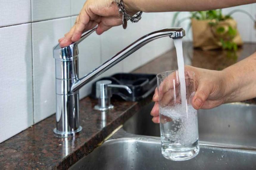 Ordenan suspender los cortes de agua por seis meses