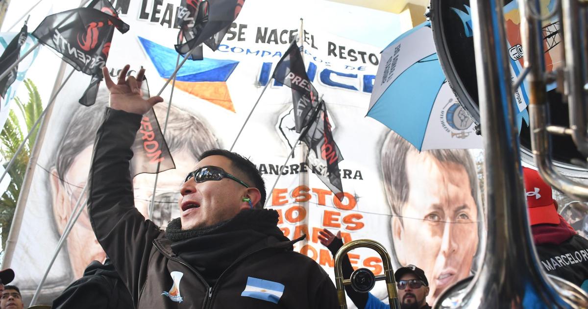 Medanito- iquestNacioacuten mete la cola y no deja avanzar la licitacioacuten