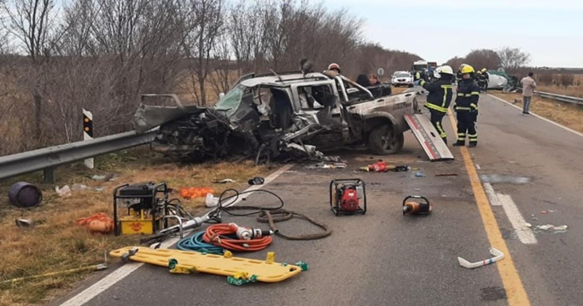 Dos personas fallecieron en un grave choque sobre la Ruta Nacional 35