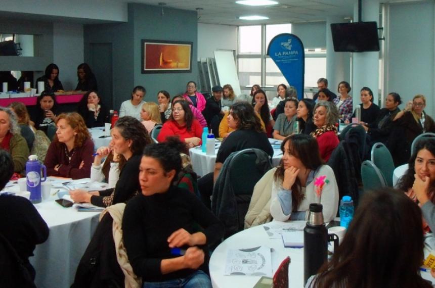 Geacutenero- sigue ciclo de mentoriacuteas para insercioacuten laboral