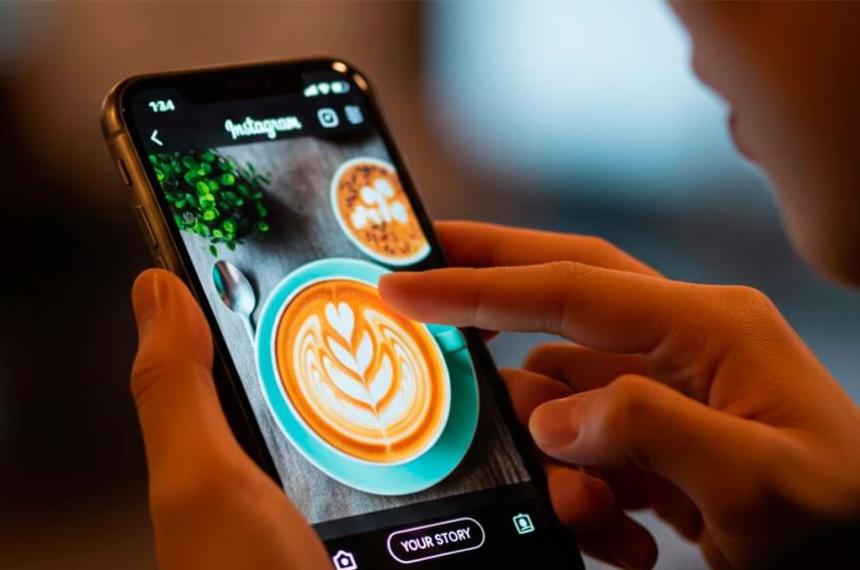 iquestPor queacute algunas personas suben historias a Instagram todos los diacuteas La psicologiacutea detraacutes del haacutebito