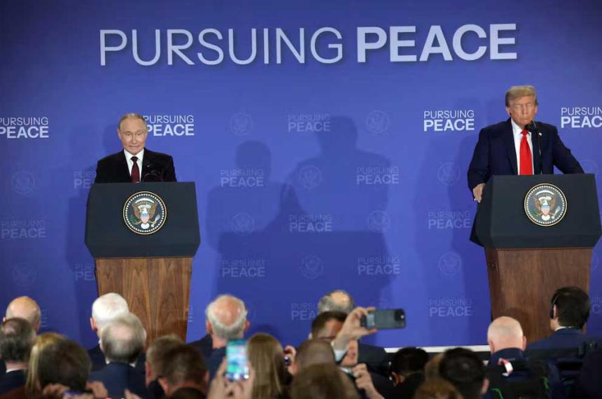 Trump y Putin calificaron las conversaciones de paz como productivas