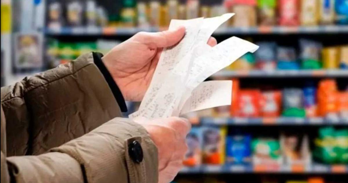 El consumo masivo en Argentina sigue sin repuntar y cae un 43-en-porciento- interanual en julio