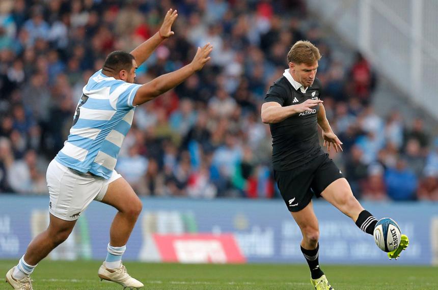Los Pumas sufren ante los All Blacks en Coacuterdoba