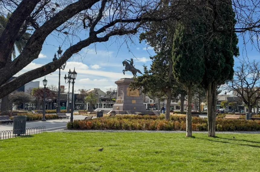Parque Lineal y Plaza- piden informes por las contrataciones de una paisajista 