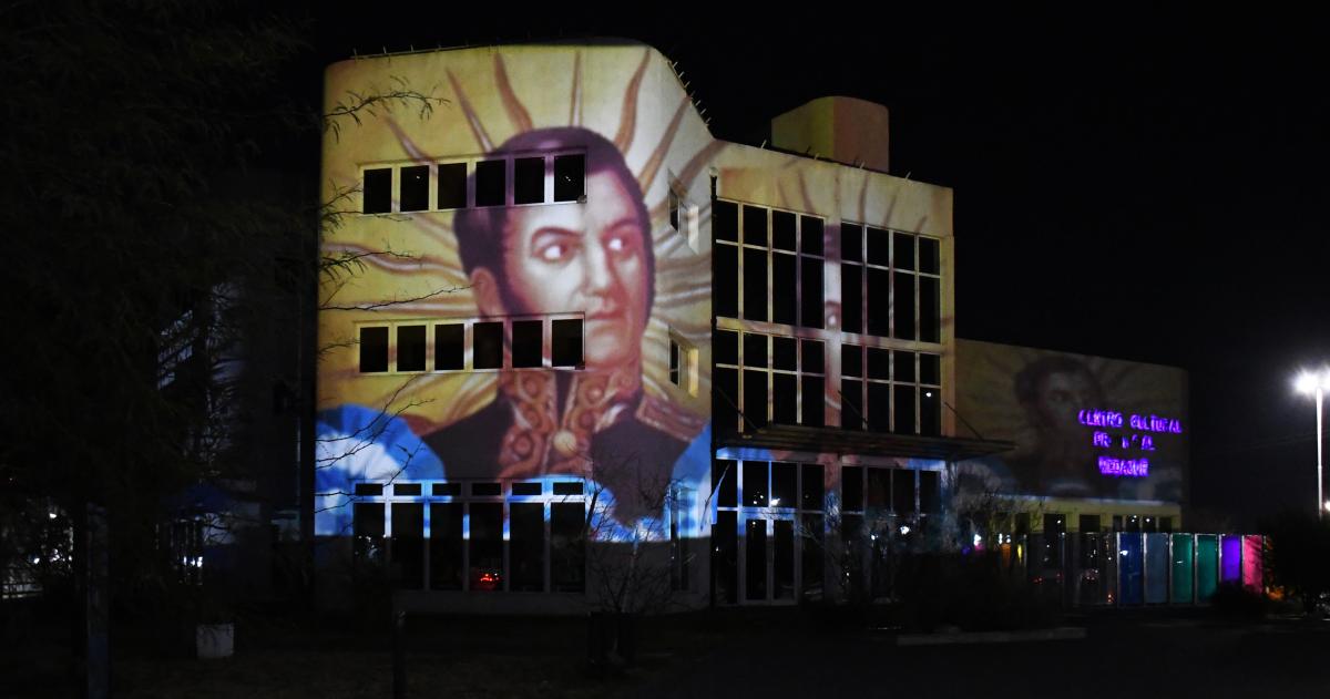 Homenaje a San Martiacuten en el MEDASUR 