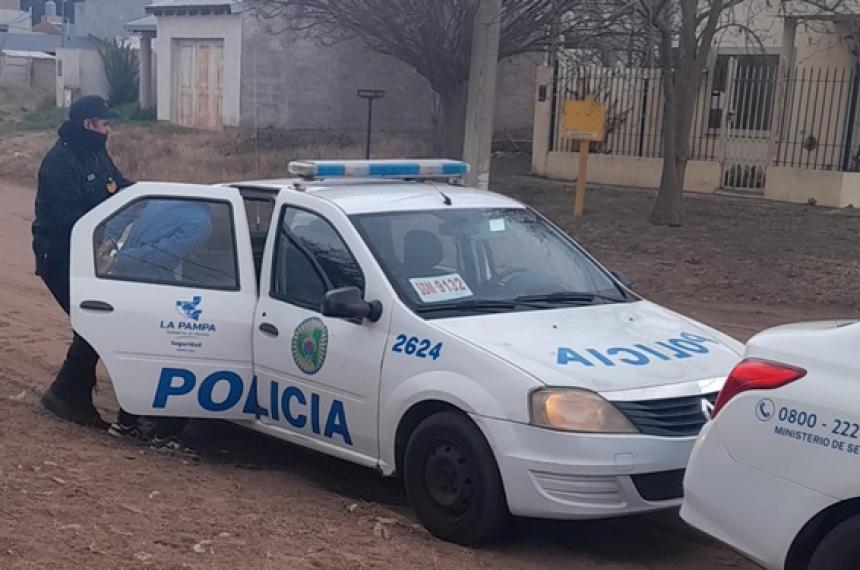 Detuvieron a dos joacutevenes por intento de robo en Santa Rosa