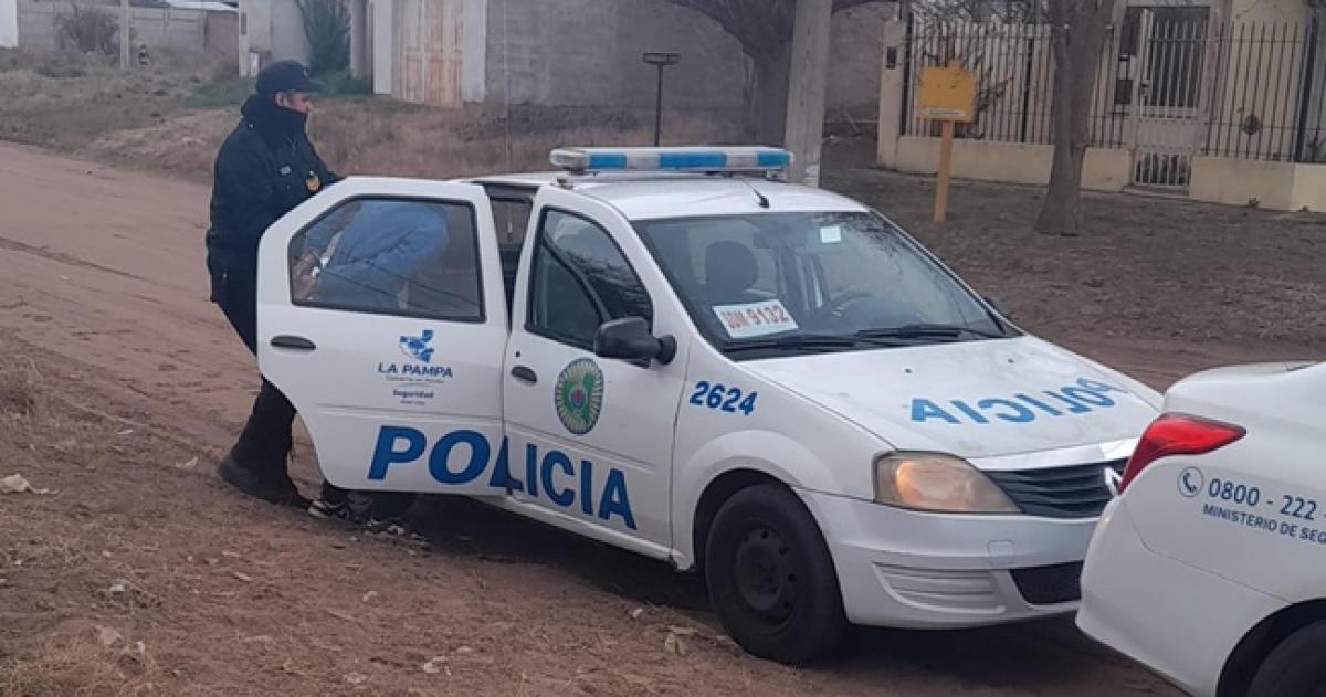 Detuvieron a dos joacutevenes por intento de robo en Santa Rosa