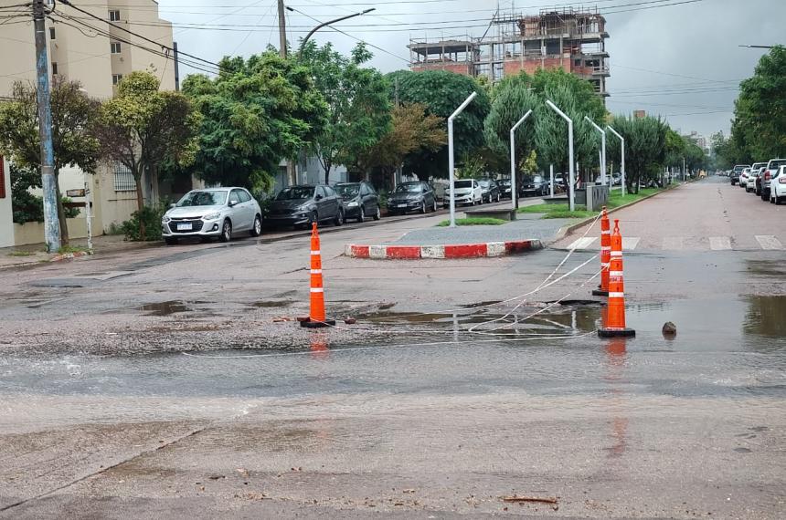 Condenan a la Municipalidad por los dantildeos causados por las cloacas y desaguumles