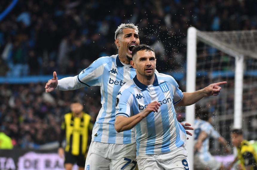 Racing reaccionoacute y pasoacute