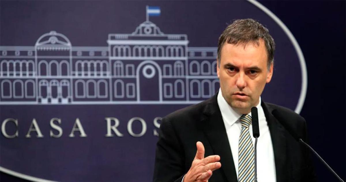 Gobierno evaluacutea aumento en prestaciones para personas con discapacidad