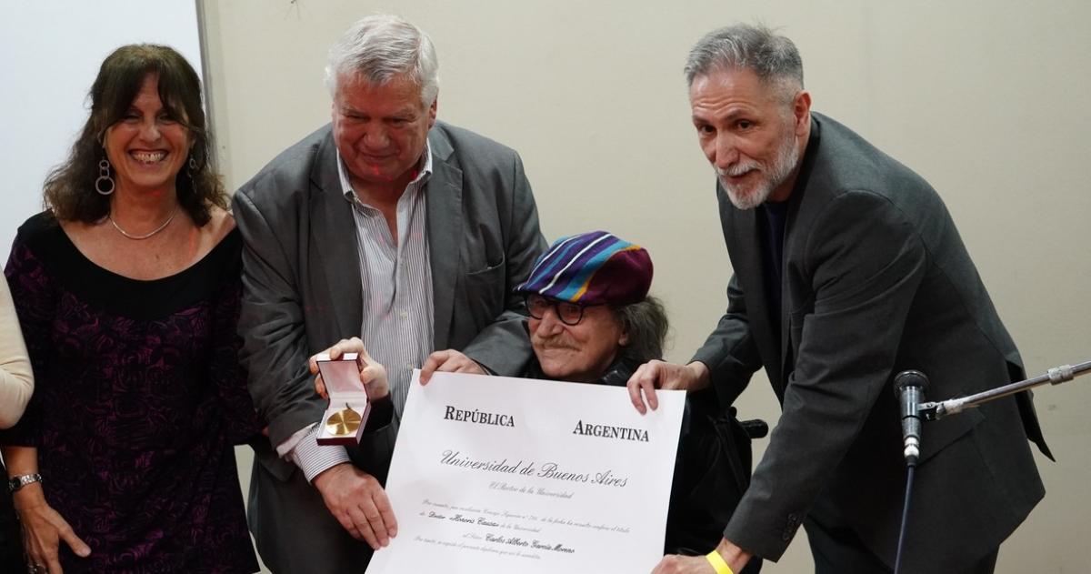 Charly Garciacutea ya es Doctor Honoris Causa de la UBA