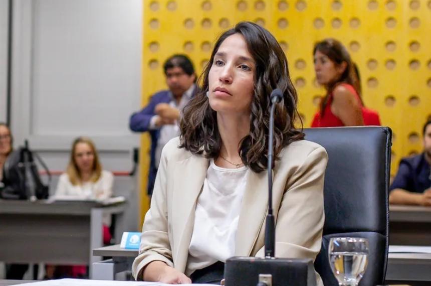 El sobresueldo de Rivas- la casta le hace dantildeo a la poliacutetica