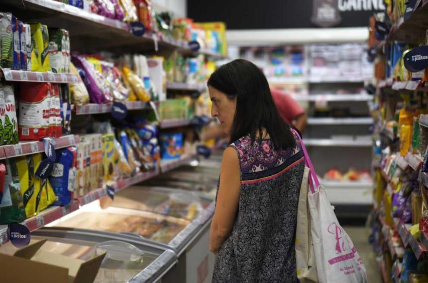 Ventas en supermercados subieron un 02-en-porciento- en junio y cerraron el semestre con alza del 4-en-porciento-