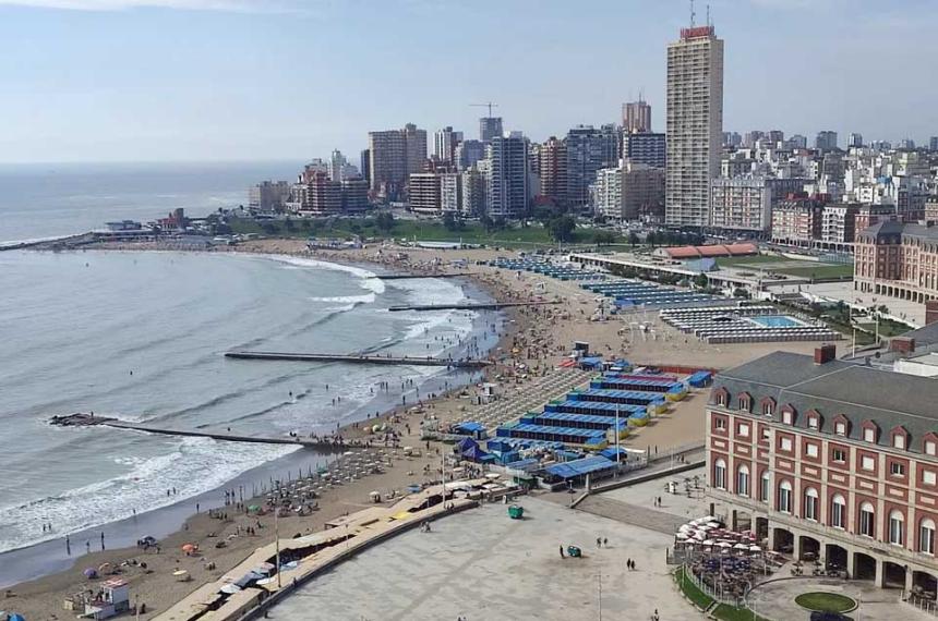 Cuaacutento costaraacute irse de vacaciones a Mar del Plata en el verano 2026- precios para todos los gustos