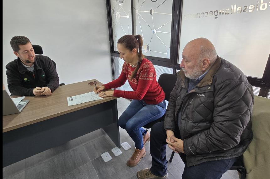 Veterinarias sumoacute un tractor de uacuteltima generacioacuten para praacutecticas educativas