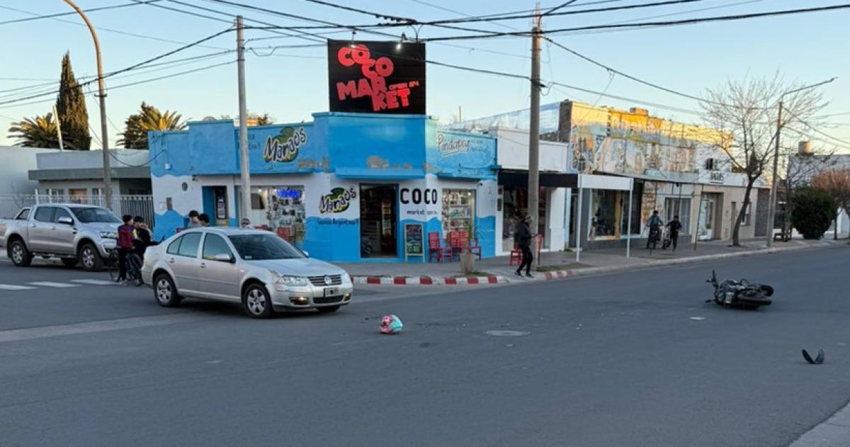 Accidente en Toay- un motociclista derivado en coacutedigo rojo al Hospital Favaloro