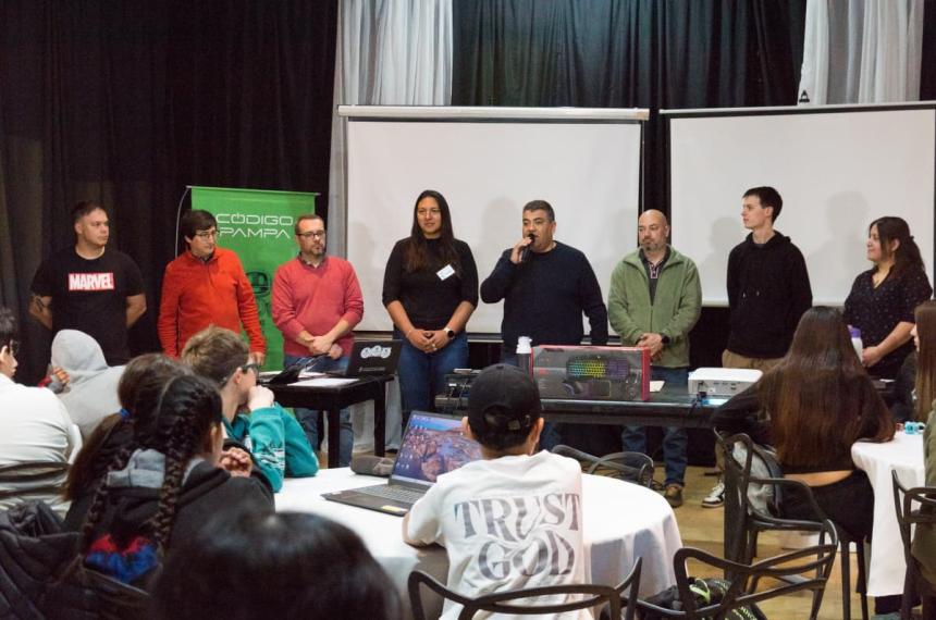 Realicoacute fue sede de una jornada de formacioacuten digital con Coacutedigo Pampa