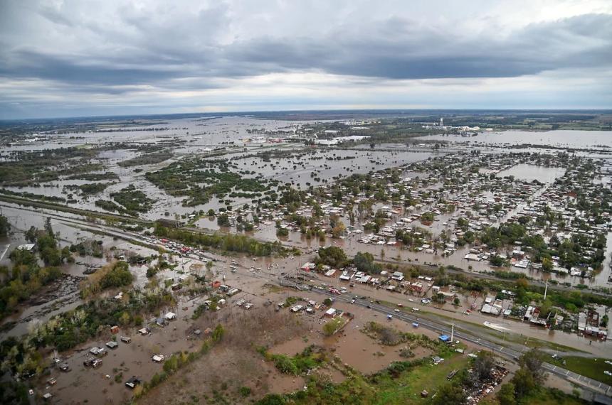 El Gobierno daraacute asistencia econoacutemica de hasta 10 mil millones a afectados por inundaciones