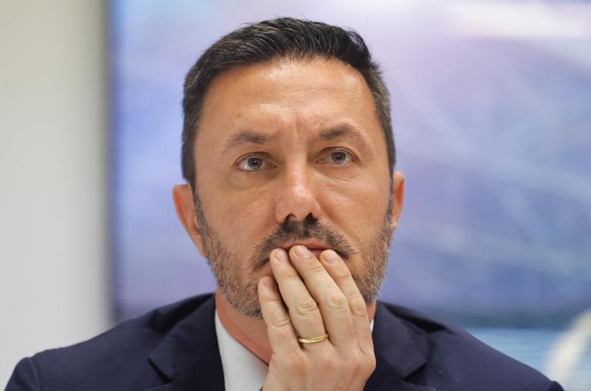 Piden investigar a Petri por un contrato entre la Obra Social de las FFAA y la Suizo Argentina