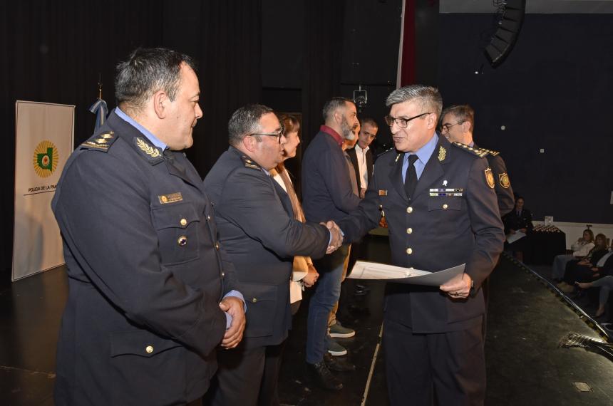 Reconocimiento a personal y dependencias de la Policiacutea de La Pampa