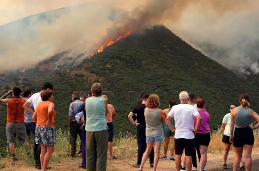 Espantildea atravesoacute la peor ola de calor desde que existen registros- maacutes de 1100 muertos e incendios devastadores