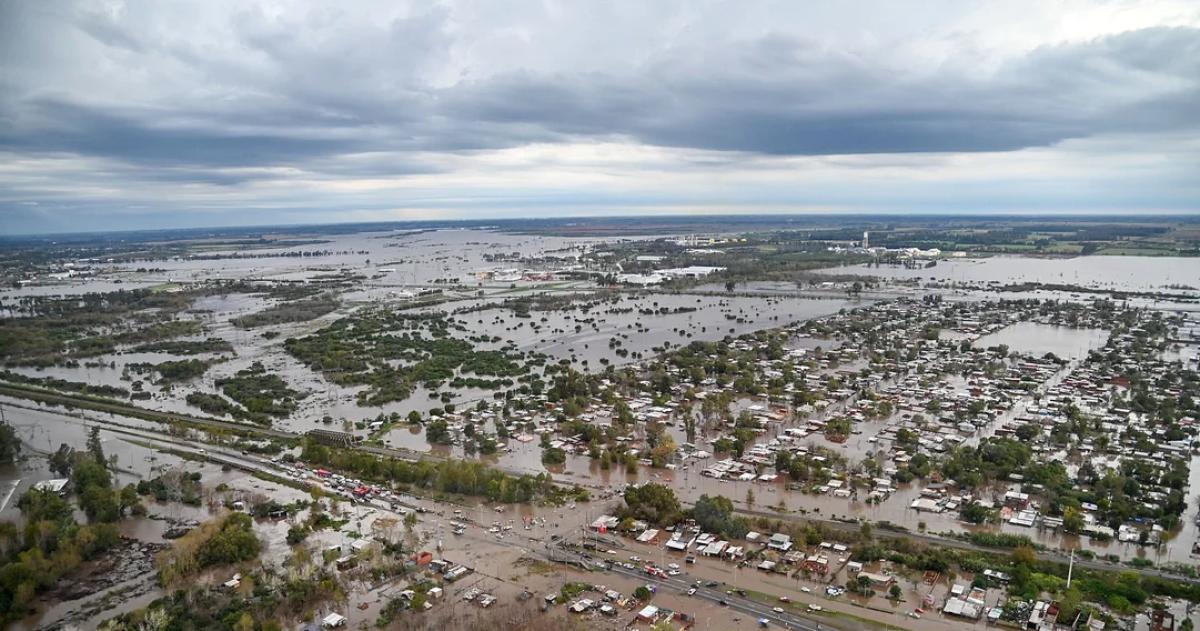 El Gobierno daraacute asistencia econoacutemica de hasta 10 mil millones a afectados por inundaciones