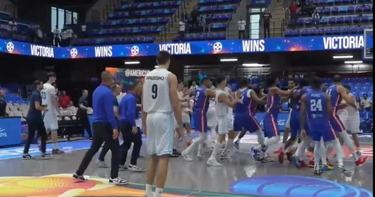Escandaloso final en la derrota de Argentina en basquet 