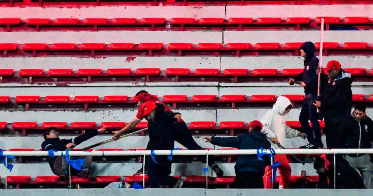 Independiente identificoacute a 25 barras por los incidentes ante la U de Chile y pediraacute derecho de admisioacuten de por vida