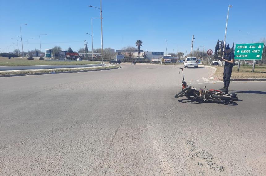 Un motociclista resultoacute herido tras un choque en la Rotonda Sur