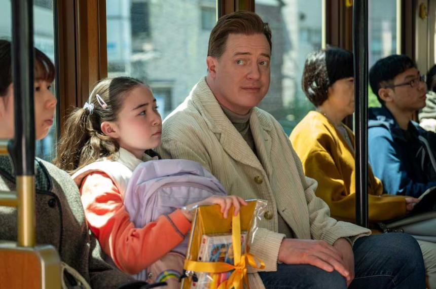 Brendan Fraser vuelve a brillar en Familia en renta