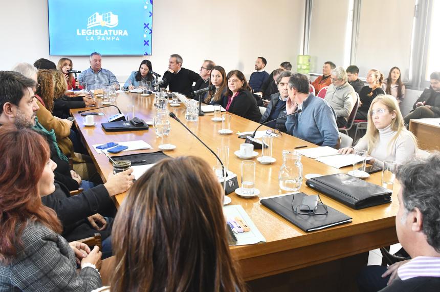 Se reunieron los presidentes de bloque pero no hay avances por Medanito