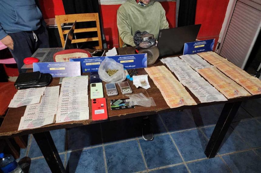 Desbaratan punto de venta de drogas y detienen a dos personas en Castex