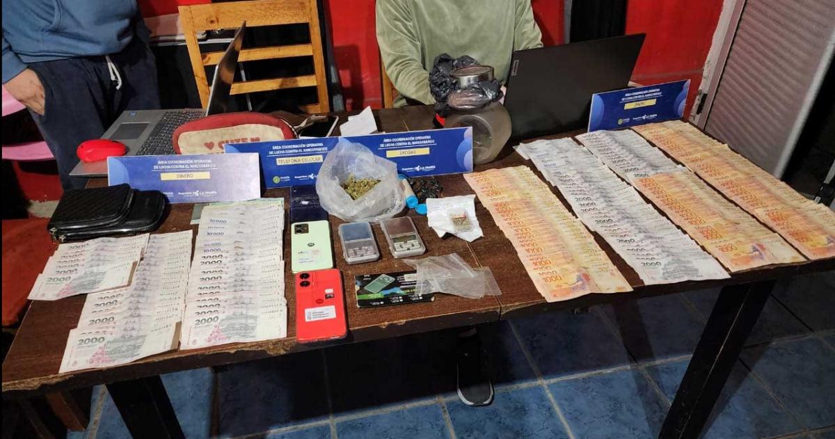 Desbaratan punto de venta de drogas y detienen a dos personas en Castex