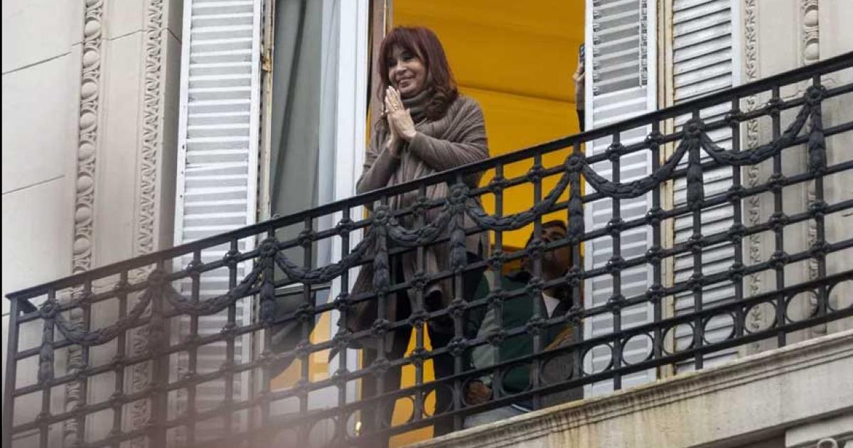Cristina Kirchner- Hay jubilados que parten en tres pedacitos las pastillas me hace acordar al 2001