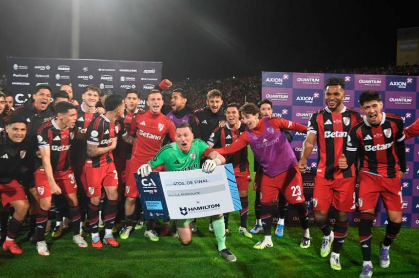 River eliminoacute a Unioacuten en los penales gracias a Armani y sigue vivo en la Copa Argentina
