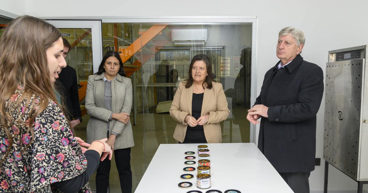 Ziliotto recorrioacute el Parque Agroalimentario de Santa Rosa