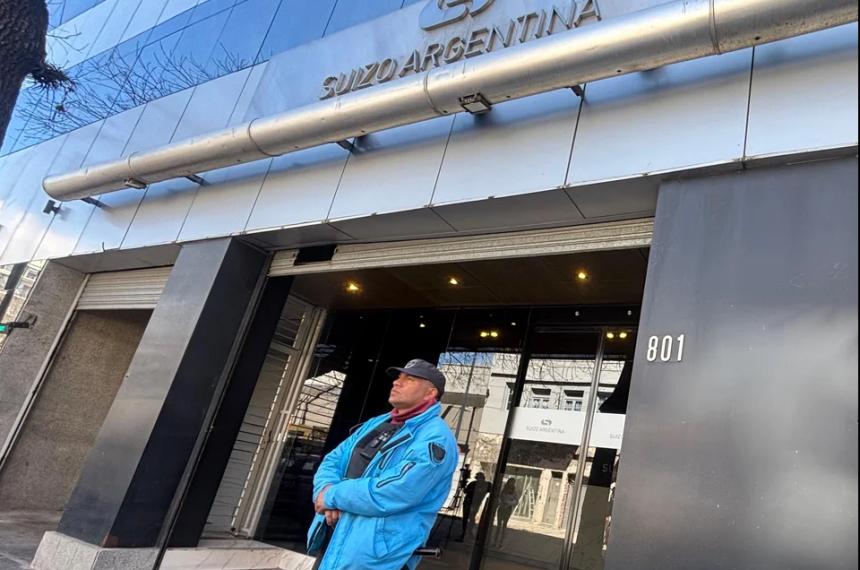 Casanello ordenoacute nuevos allanamientos a la sede de Andis y la Drogueriacutea Suizo Argentina