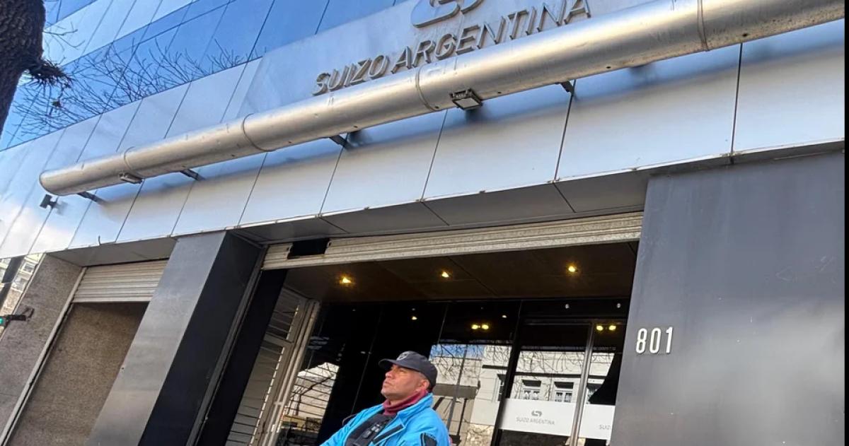 Casanello ordenoacute nuevos allanamientos a la sede de Andis y la Drogueriacutea Suizo Argentina