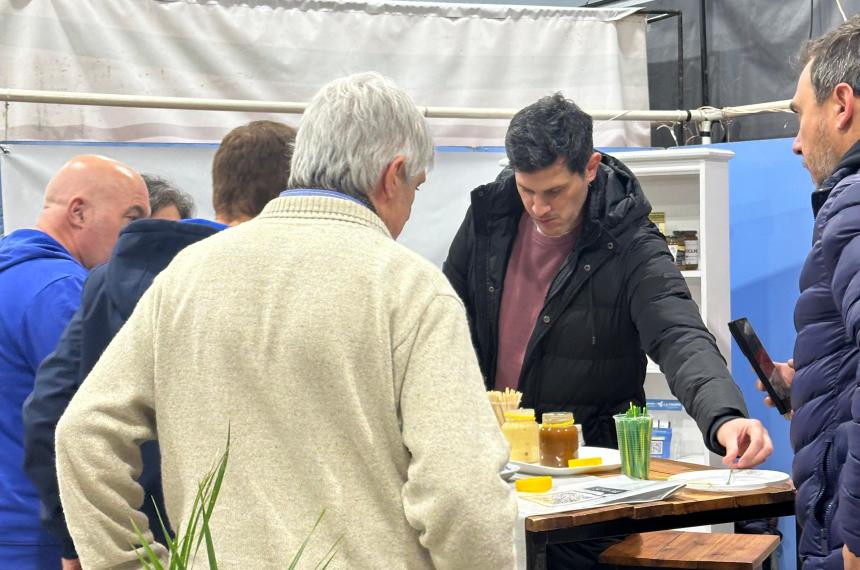 Guidugli en la Expo Apiacutecola de Doblas- La produccioacuten pampeana es un verdadero orgullo