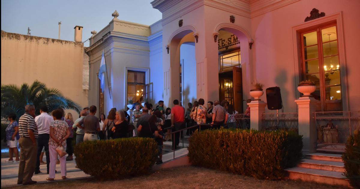 Malestar en el Teatro Espantildeol- no pagaron las horas extras 